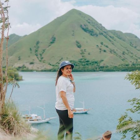 Komodoku One Love Homestay And Tour Labuan Bajo Ngoại thất bức ảnh