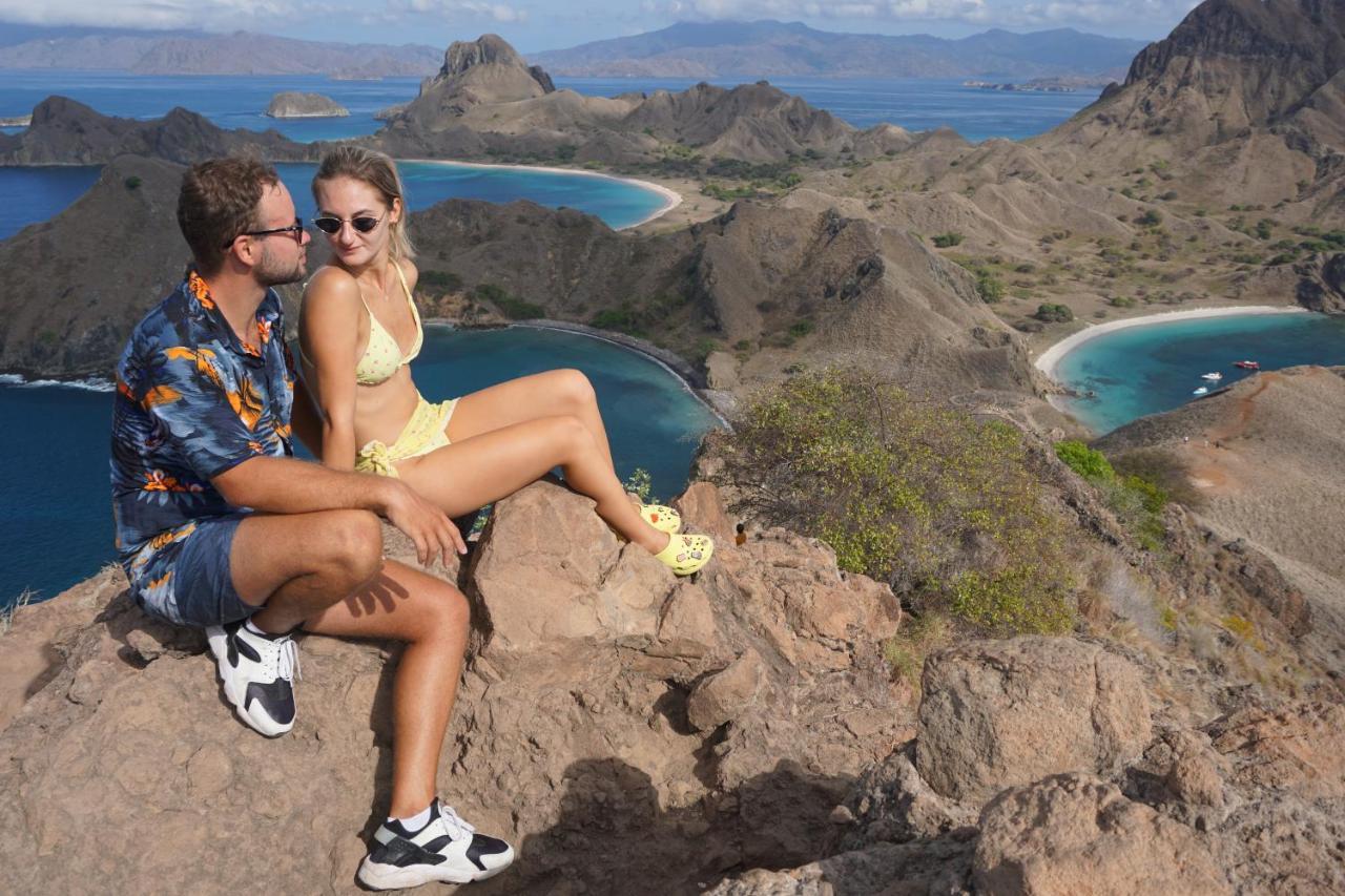 Komodoku One Love Homestay And Tour Labuan Bajo Ngoại thất bức ảnh