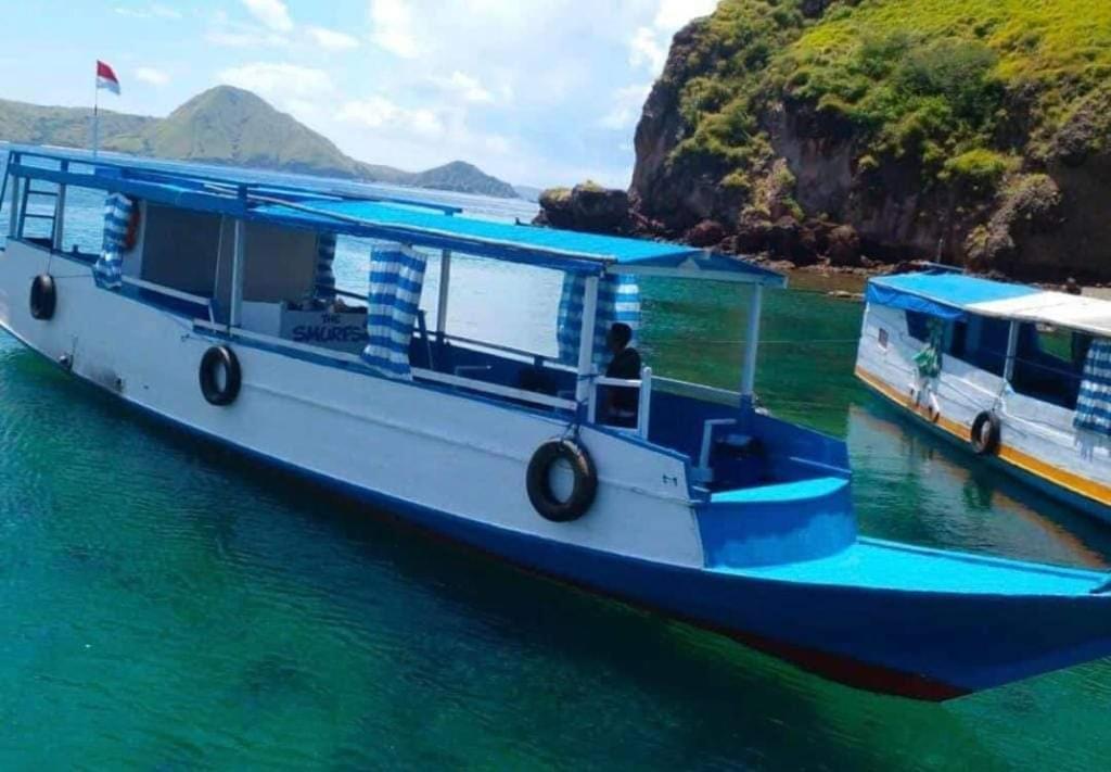 Komodoku One Love Homestay And Tour Labuan Bajo Ngoại thất bức ảnh