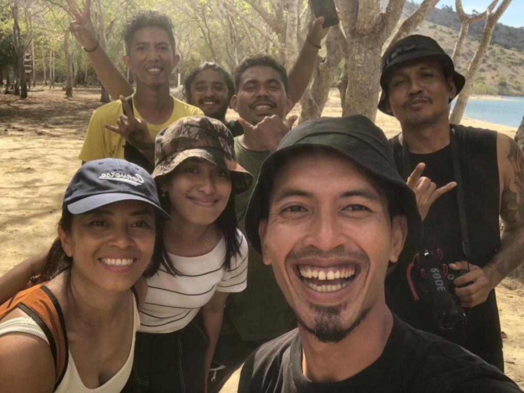Komodoku One Love Homestay And Tour Labuan Bajo Ngoại thất bức ảnh