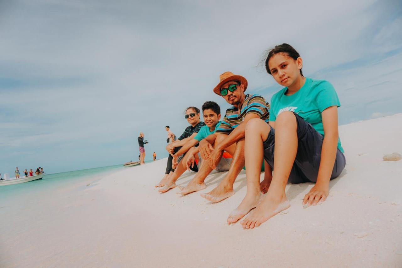 Komodoku One Love Homestay And Tour Labuan Bajo Ngoại thất bức ảnh