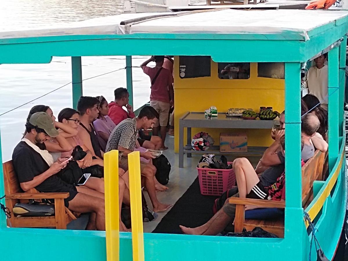 Komodoku One Love Homestay And Tour Labuan Bajo Ngoại thất bức ảnh