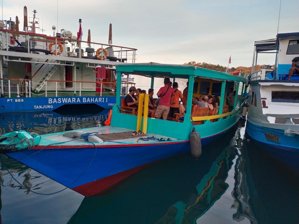 Komodoku One Love Homestay And Tour Labuan Bajo Ngoại thất bức ảnh