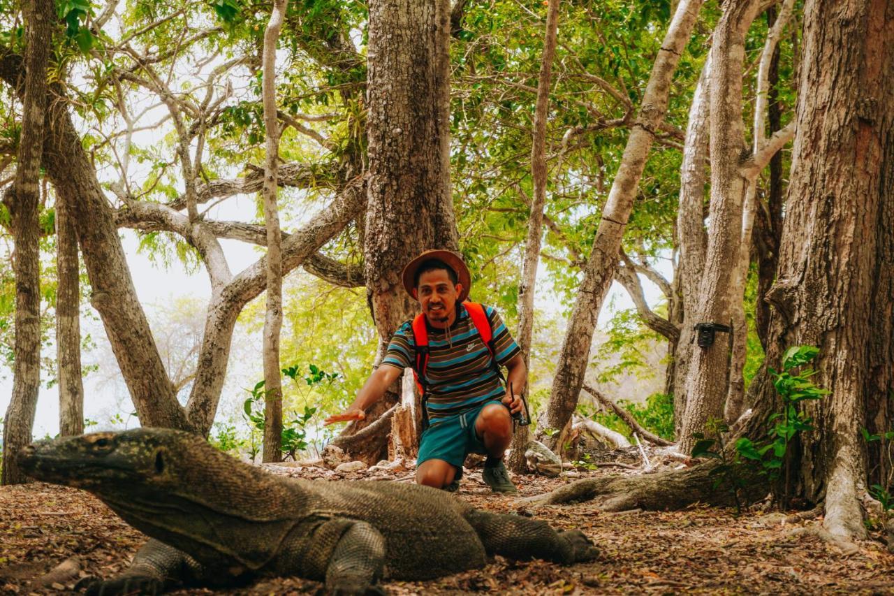 Komodoku One Love Homestay And Tour Labuan Bajo Ngoại thất bức ảnh
