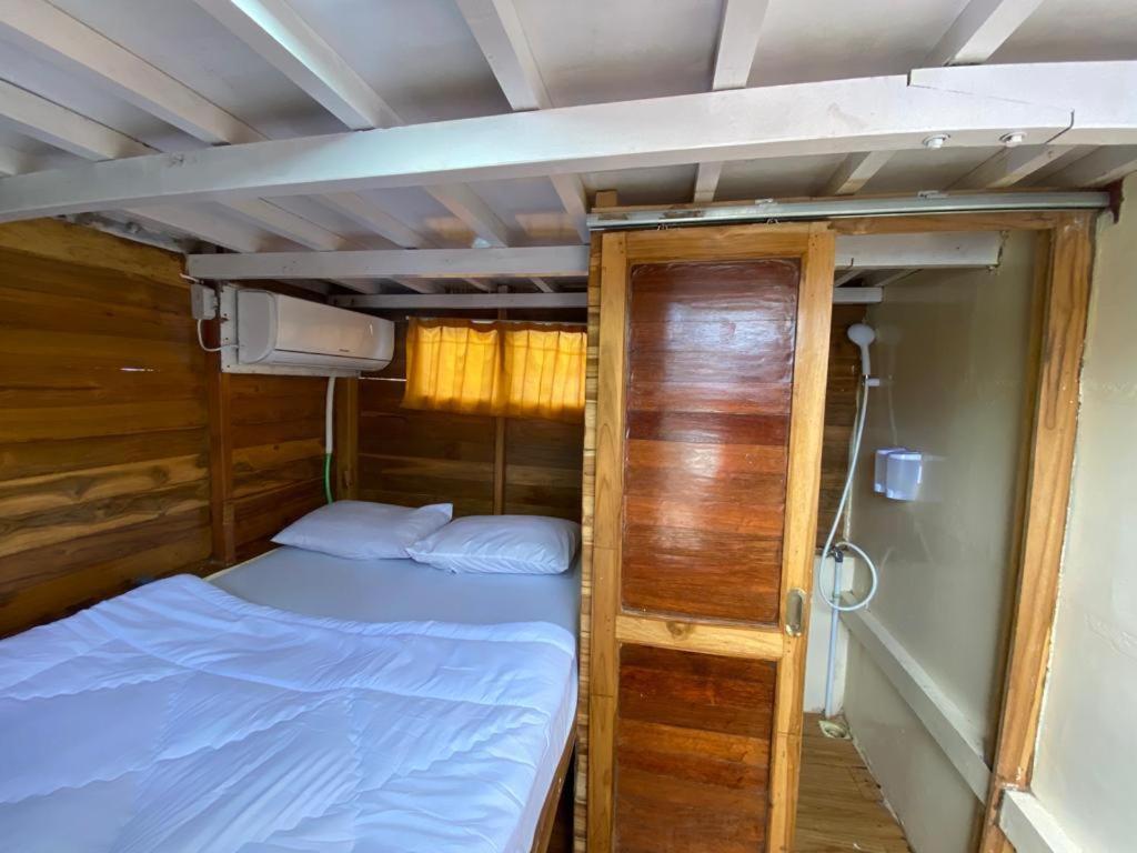 Komodoku One Love Homestay And Tour Labuan Bajo Ngoại thất bức ảnh