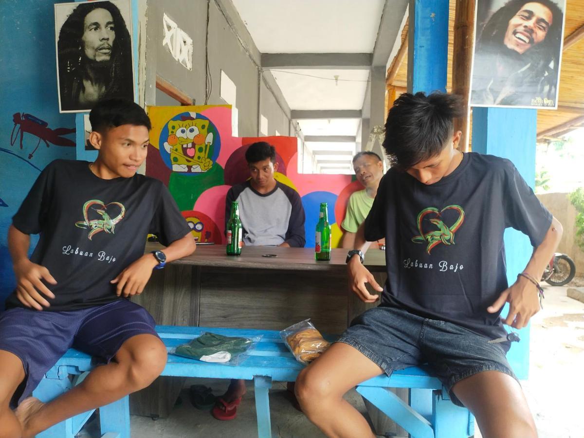 Komodoku One Love Homestay And Tour Labuan Bajo Ngoại thất bức ảnh