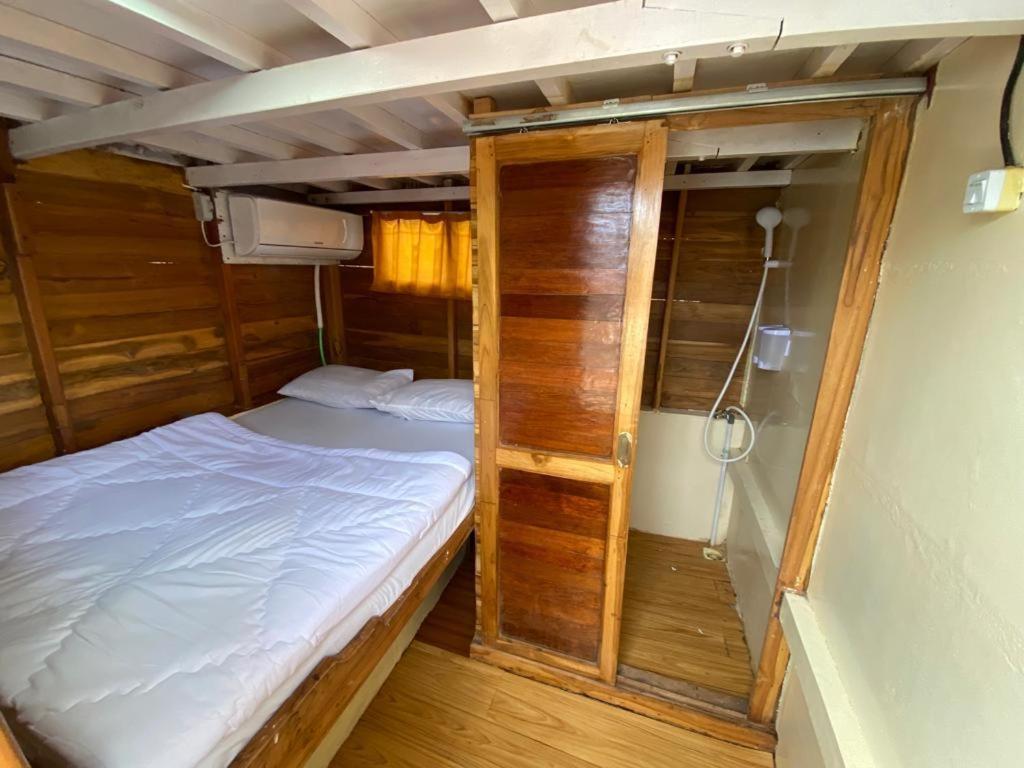 Komodoku One Love Homestay And Tour Labuan Bajo Ngoại thất bức ảnh