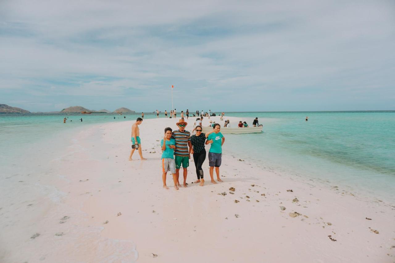 Komodoku One Love Homestay And Tour Labuan Bajo Ngoại thất bức ảnh
