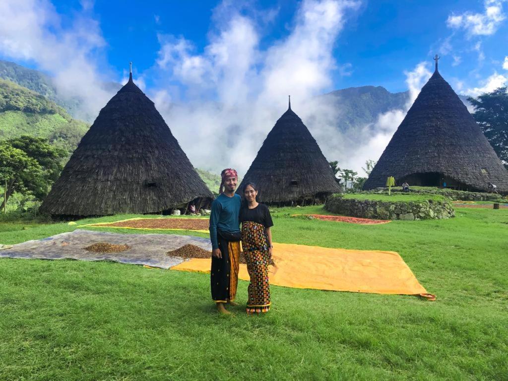 Komodoku One Love Homestay And Tour Labuan Bajo Ngoại thất bức ảnh