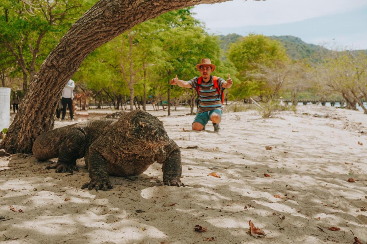 Komodoku One Love Homestay And Tour Labuan Bajo Ngoại thất bức ảnh