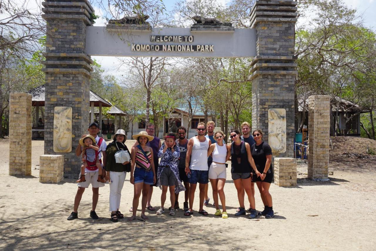 Komodoku One Love Homestay And Tour Labuan Bajo Ngoại thất bức ảnh