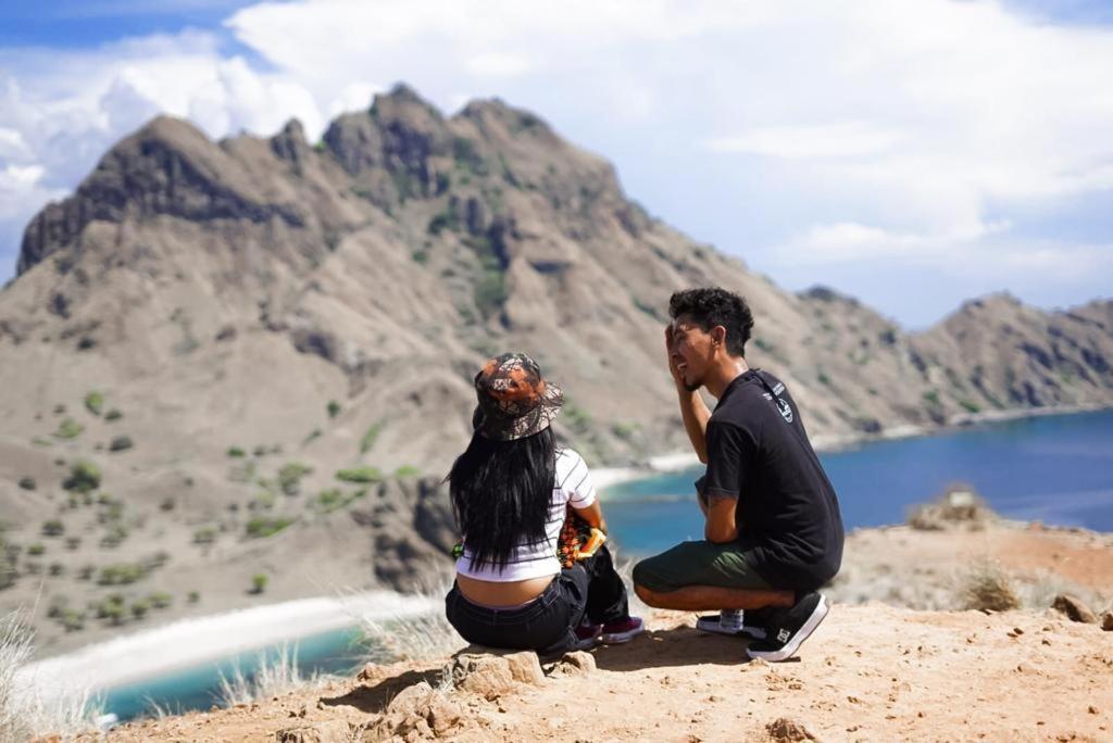 Komodoku One Love Homestay And Tour Labuan Bajo Ngoại thất bức ảnh