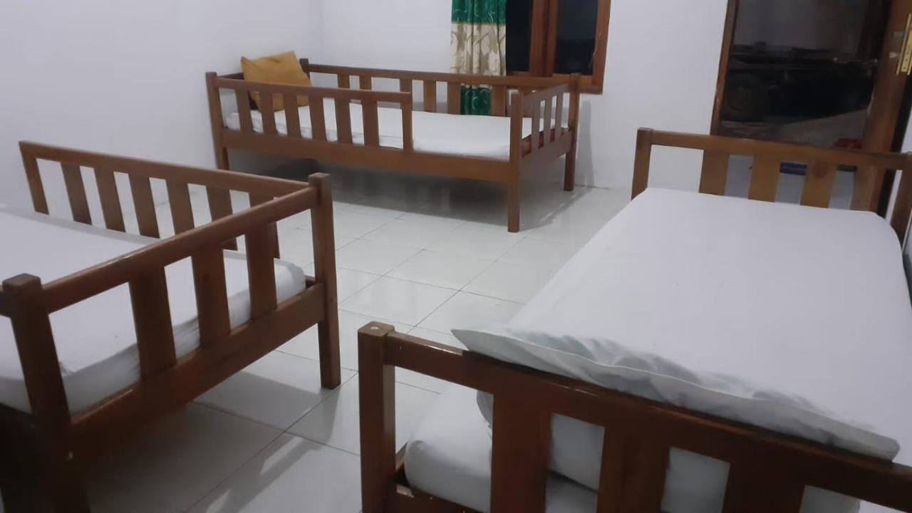 Komodoku One Love Homestay And Tour Labuan Bajo Ngoại thất bức ảnh