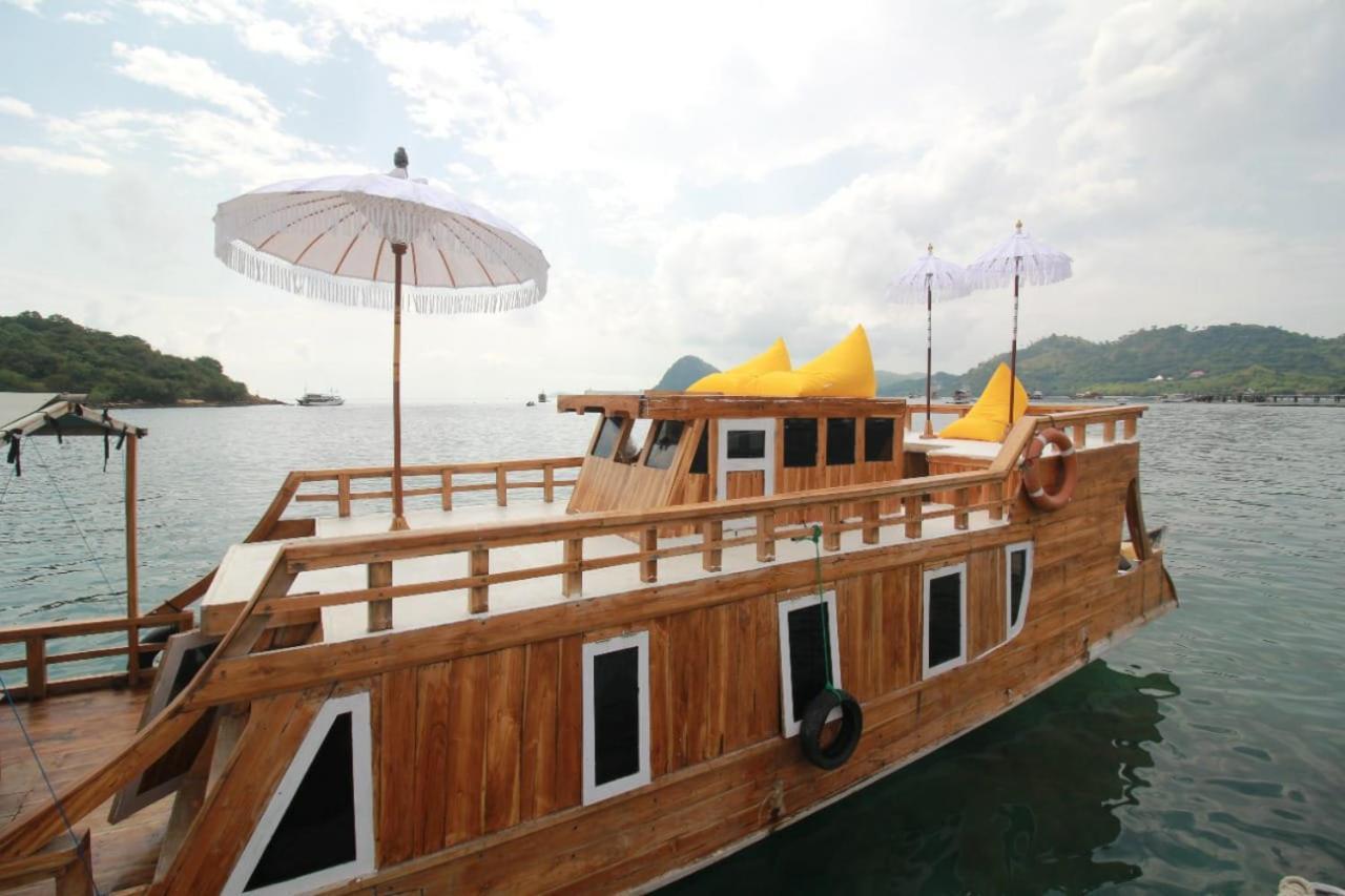 Komodoku One Love Homestay And Tour Labuan Bajo Ngoại thất bức ảnh