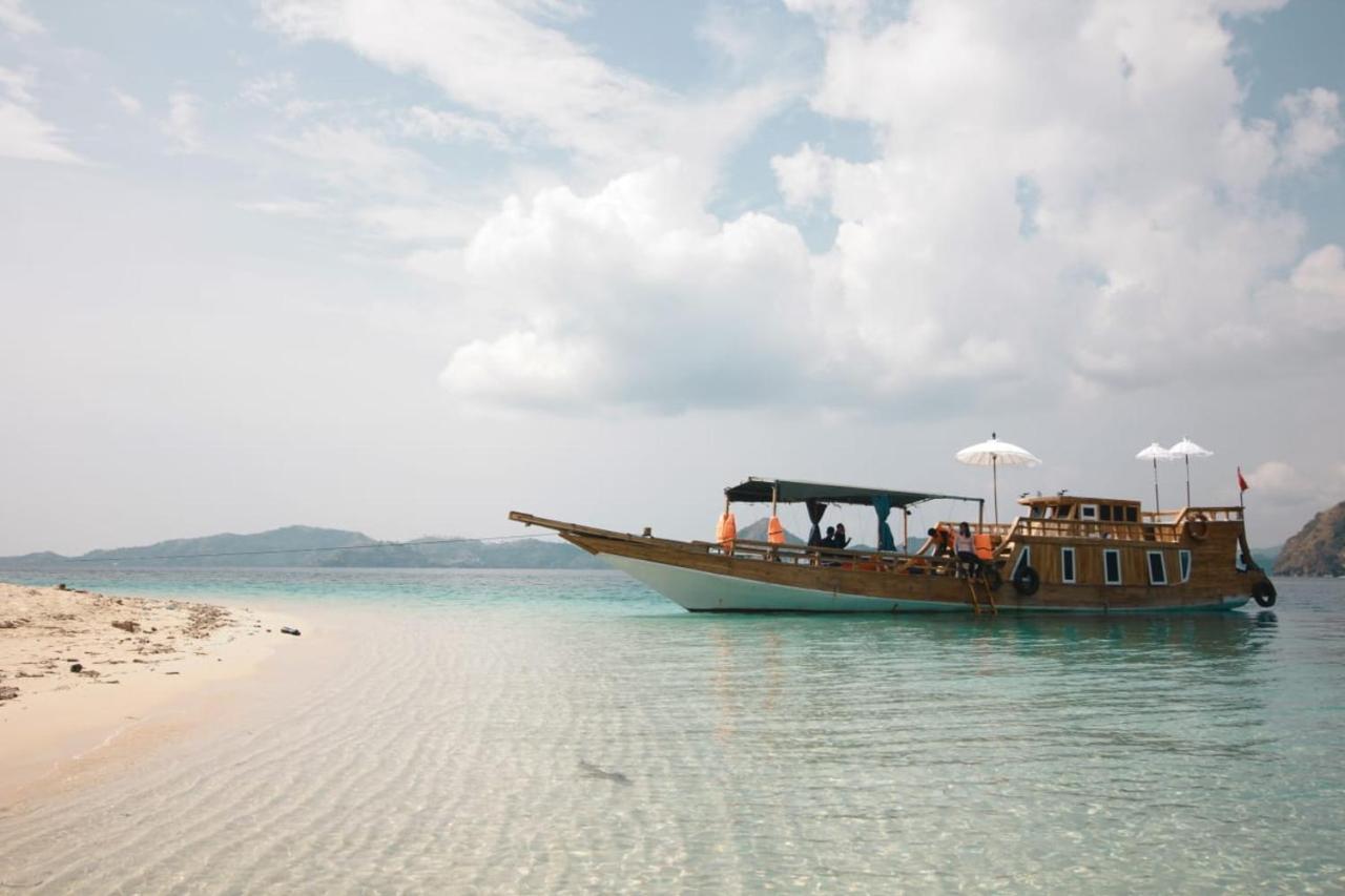 Komodoku One Love Homestay And Tour Labuan Bajo Ngoại thất bức ảnh
