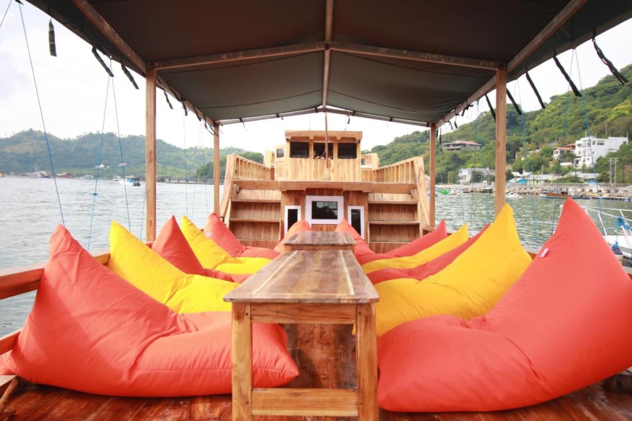 Komodoku One Love Homestay And Tour Labuan Bajo Ngoại thất bức ảnh