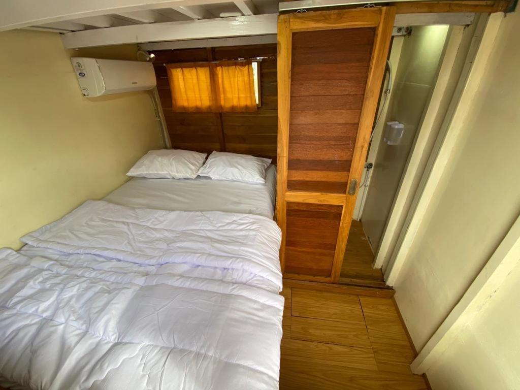 Komodoku One Love Homestay And Tour Labuan Bajo Ngoại thất bức ảnh