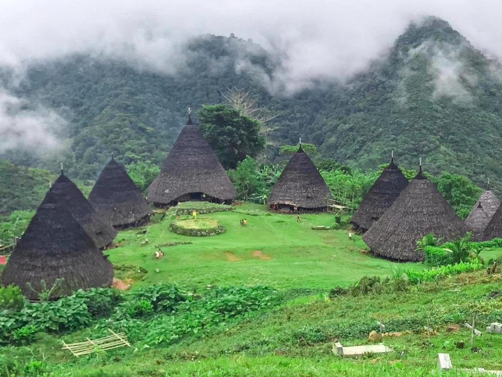 Komodoku One Love Homestay And Tour Labuan Bajo Ngoại thất bức ảnh